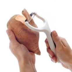 Zyliss Smooth Glide Wide Peeler -Kitchen Sale Shop 13654 SmoothGlideWidePeeler LS5