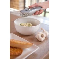 Zyliss Garlic Press Susi 3 With Cleaner -Kitchen Sale Shop 140212540 GarlicPressSusi3withCleaner LS3