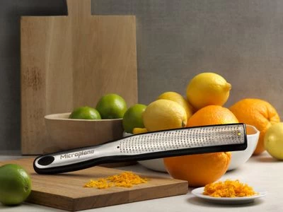 Microplane Elite Zester - Black/Red 5 Microplane Elite Zester - Black/Red - Image 3